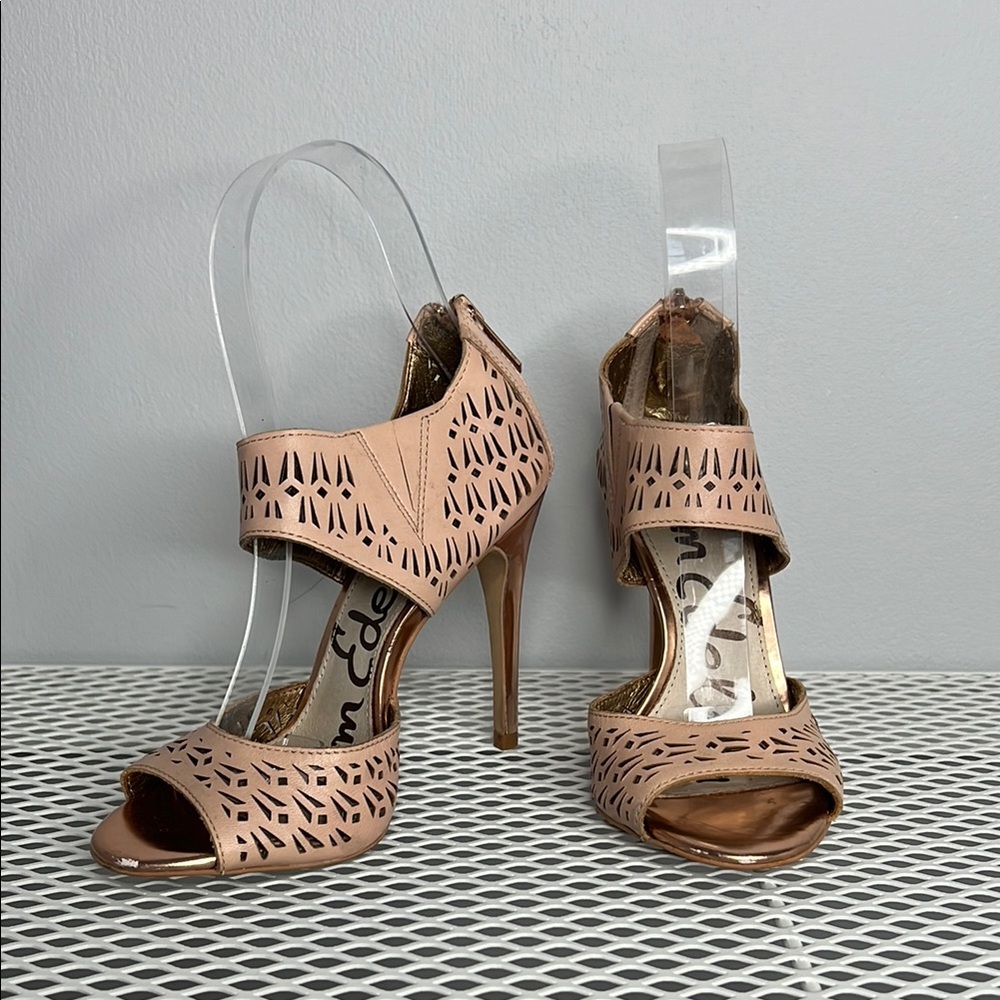 Chic Women's Peep-Toe Heels - Pink
